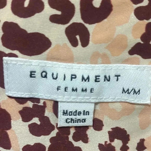 Equipment Femme Silk Blend Button Down Blouse - Picture 4 of 5